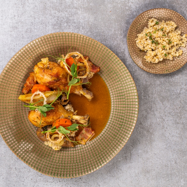 Fricasse z kurczaka z żołądkami drobiowymi i kaszą jęczmienną Fricasse z kurczaka z żołądkami drobiowymi i kaszą jęczmienną